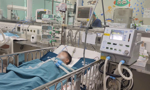 Bé trai trong vụ 'nộp đủ tiền mới cấp cứu' thoát nguy kịch