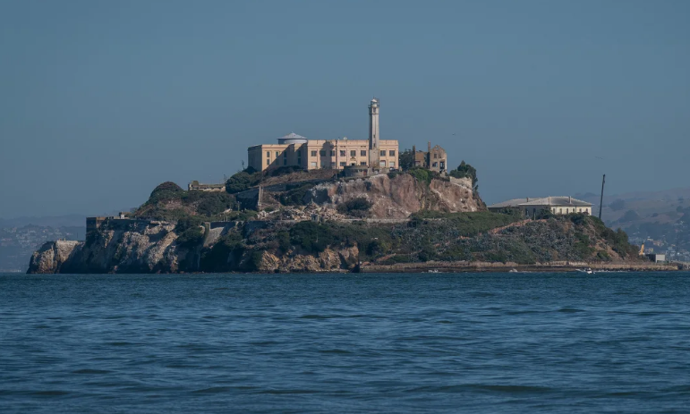 Tổng thống Trump muốn mở cửa trở lại nhà tù khét tiếng Alcatraz