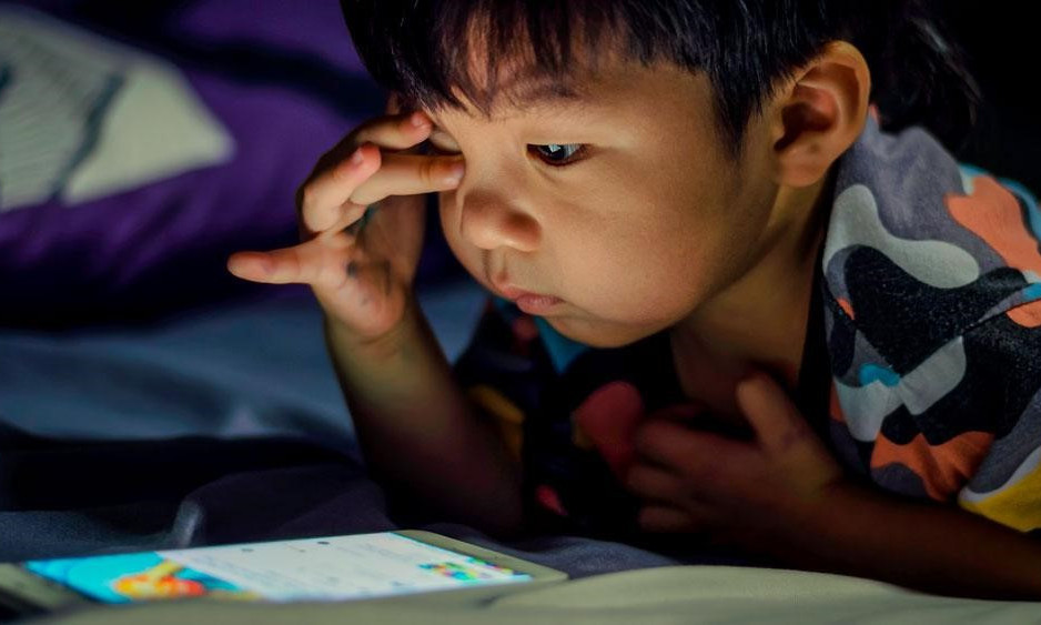 Người dùng iPhone làm ngay điều này để bảo vệ mắt