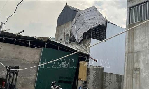 Yên Bái: Giông lốc khiến một người bị thương, 71 ngôi nhà tốc mái