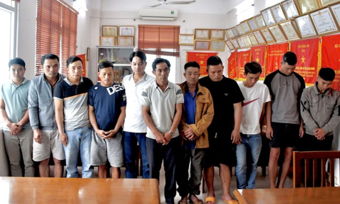 Bắt cóc nhóm cờ bạc bịp để đòi tiền chuộc