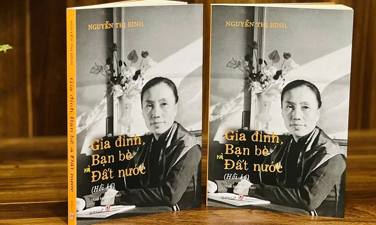 Hồi ký “Gia đình, bạn bè và đất nước” ăn khách và bị làm giả