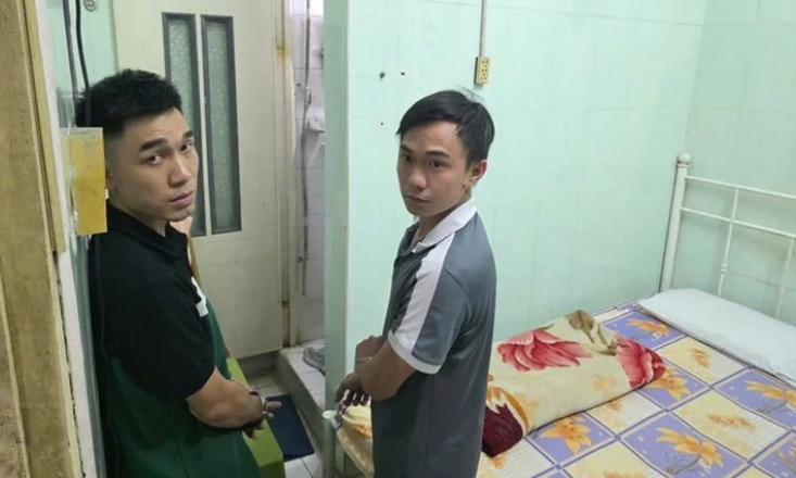 Hai thanh niên hội 'vỡ nợ thích làm liều' trói bà chủ nhà nghỉ gần 70 tuổi cướp 16 cây vàng