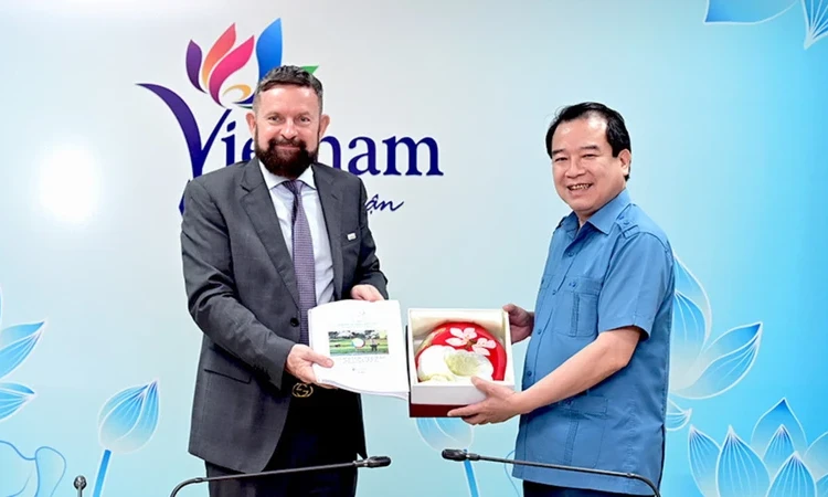 OIF triển khai dự án "Điểm đến sinh thái tài năng" tại Việt Nam