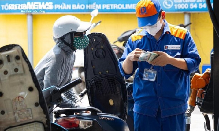 Nguy cơ lũng đoạn thị trường nếu doanh nghiệp tự quyết giá xăng dầu?
