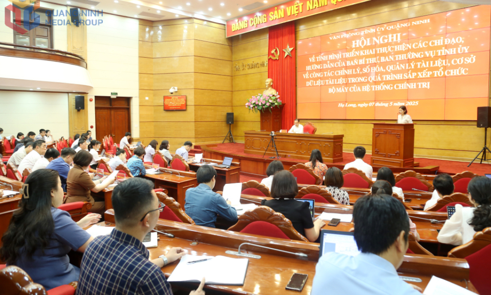 Đẩy mạnh chỉnh lý, số hoá tài liệu trong quá trình sắp xếp tổ chức bộ máy