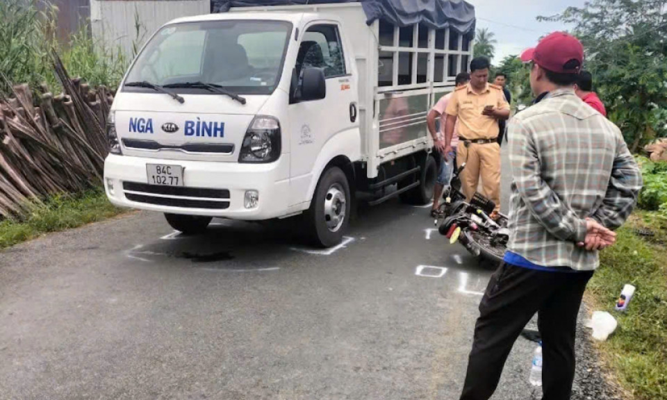 Cơ quan CSĐT Công an tỉnh Vĩnh Long khởi tố hình sự vụ TNGT khiến nữ sinh tử vong