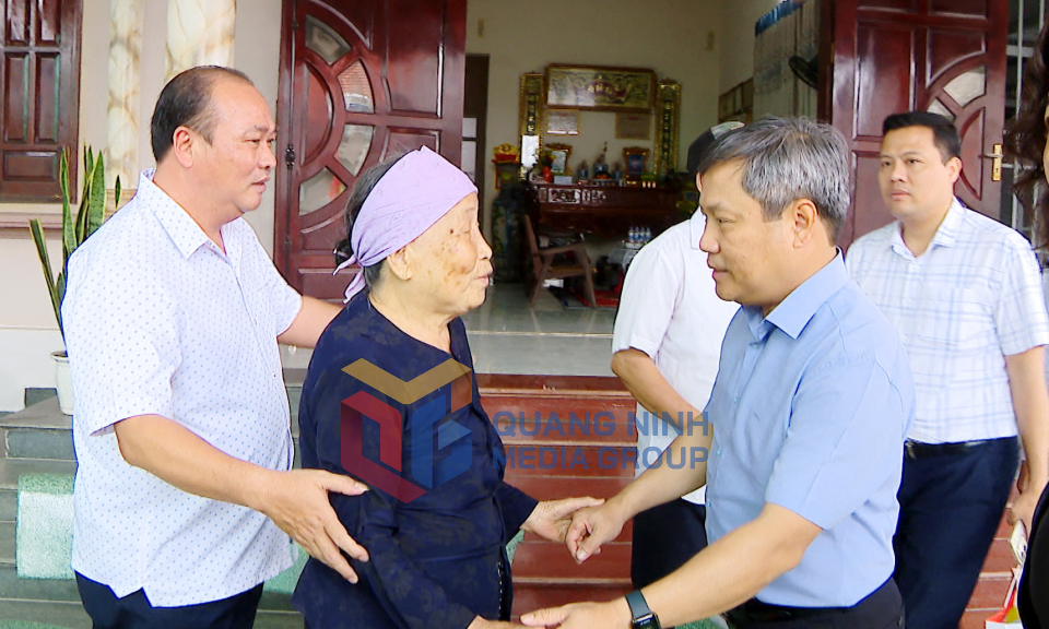 Bí thư Tỉnh ủy Vũ Đại Thắng thăm, tặng quà Mẹ VNAH nhân kỷ niệm 50 năm Ngày Giải phóng miền Nam, tháng 5-2025