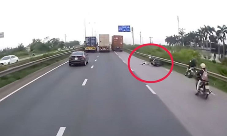 Xe đầu kéo lấn hết làn xe máy, gây tai nạn chết người trên Quốc lộ 5