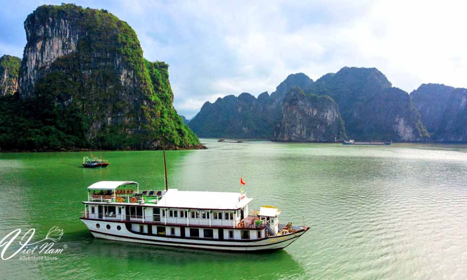 Trải nghiệm Hạ Long Tours với du thuyền đẳng cấp 5 sao