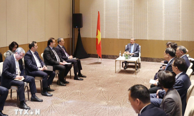 Việt Nam sẵn sàng tăng cường hợp tác với các doanh nghiệp lớn của Azerbaijan