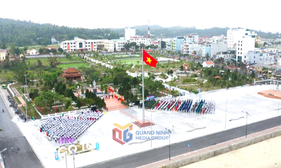 Lễ Thượng cờ đặc biệt trên đảo Cô Tô