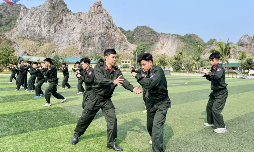 Phát triển đảng viên trong lực lượng cảnh sát cơ động