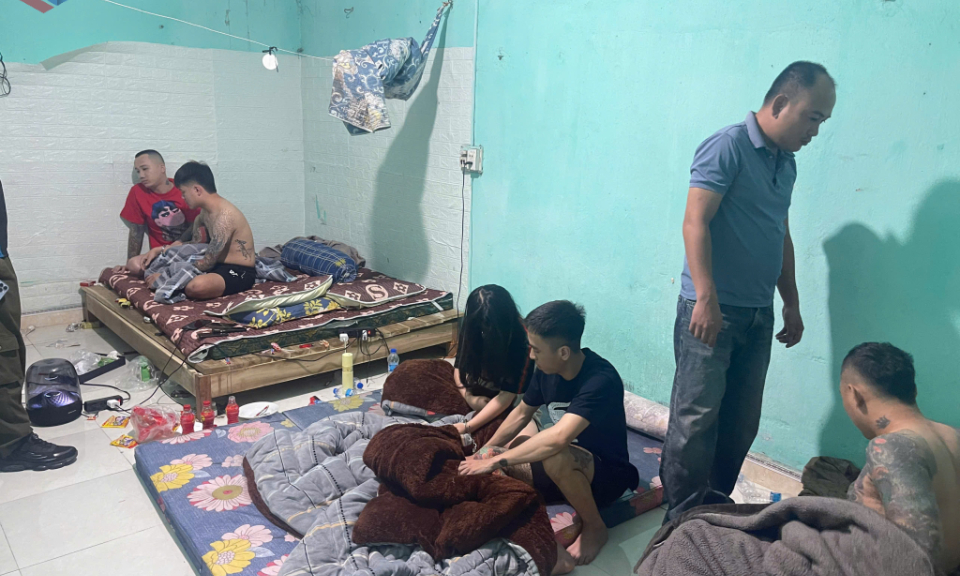 Uông Bí: Triệt phá ổ nhóm tổ chức sử dụng trái phép chất ma tuý tại phòng trọ