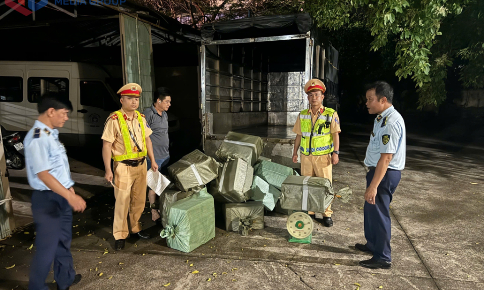Tạm giữ 300 kg lòng lợn khô không rõ nguồn gốc