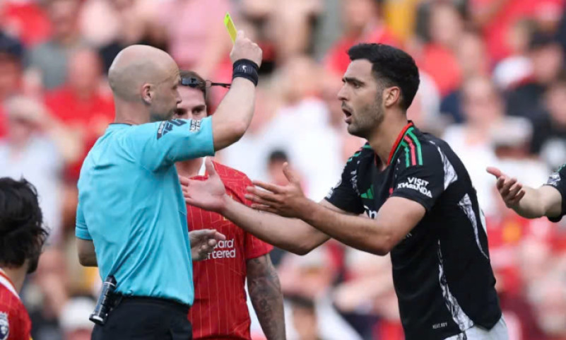 Arsenal cầm hòa Liverpool dù bị dẫn hai bàn