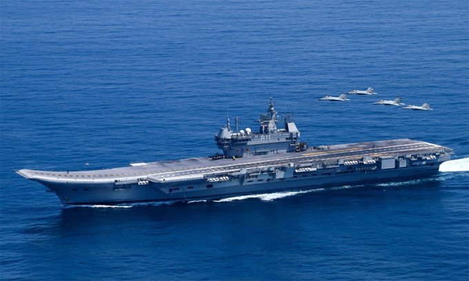 Ấn Độ điều tàu sân bay, tàu ngầm tới gần Pakistan