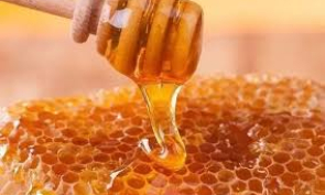 Sử dụng mật ong đúng cách để cải thiện giấc ngủ và tiêu hóa