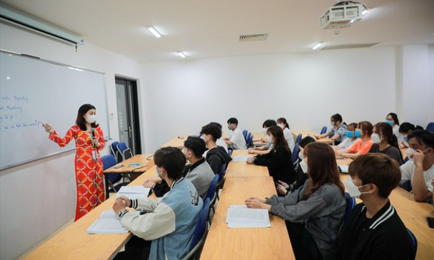 Sinh viên được miễn học phí bị thôi học có phải bồi hoàn kinh phí?