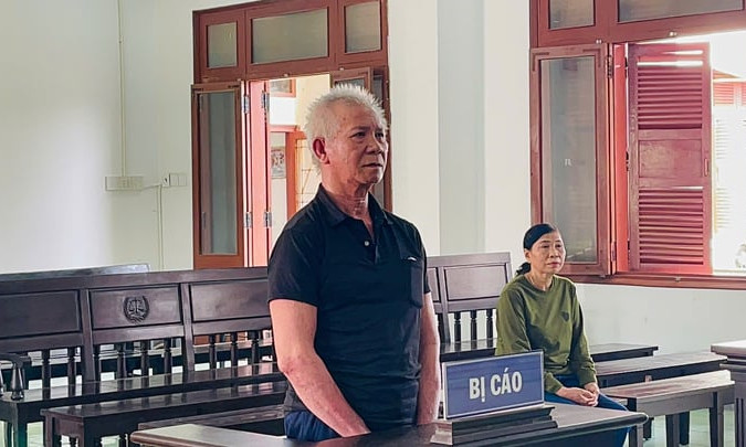 Đổ thuốc diệt cỏ vào hộp bánh để giết vợ cũ, gã đàn ông lãnh 10 năm tù