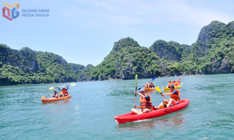 Enchanting journeys in Ha Long Bay