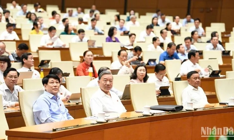 Cần giải pháp ổn định bộ máy và đời sống nhân dân khi tổ chức chính quyền địa phương 2 cấp