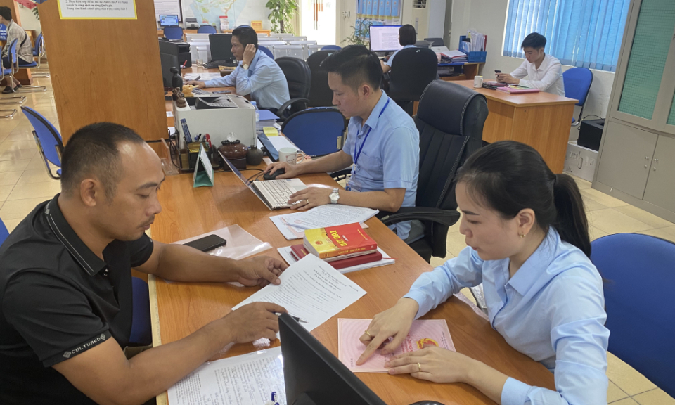 Chấn chỉnh kỷ cương, tăng cường trách nhiệm phục vụ người dân, doanh nghiệp