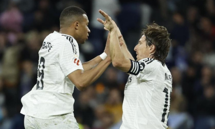 Real làm chậm ngày vô địch của Barca