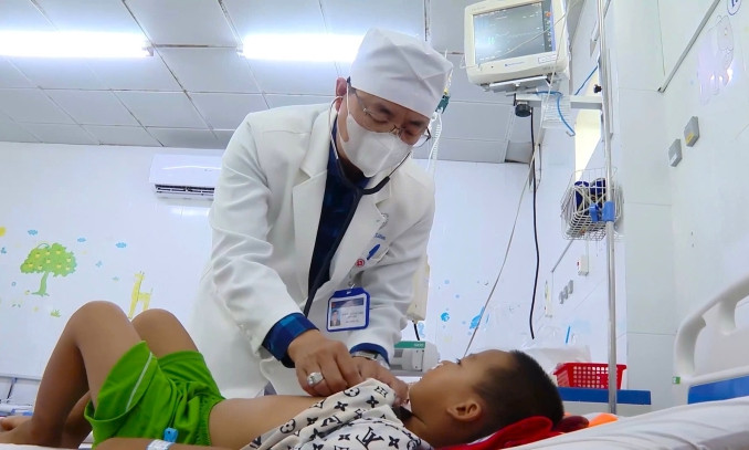 Bạc Liêu: 4 em bé ăn nhầm thuốc diệt chuột