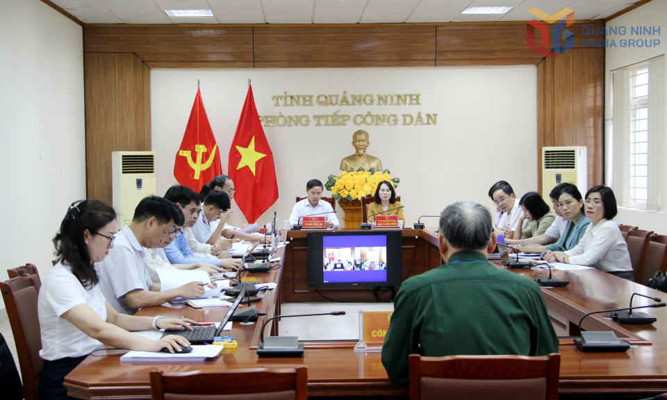 Các đồng chí lãnh đạo tỉnh tiếp công dân định kỳ tháng 5