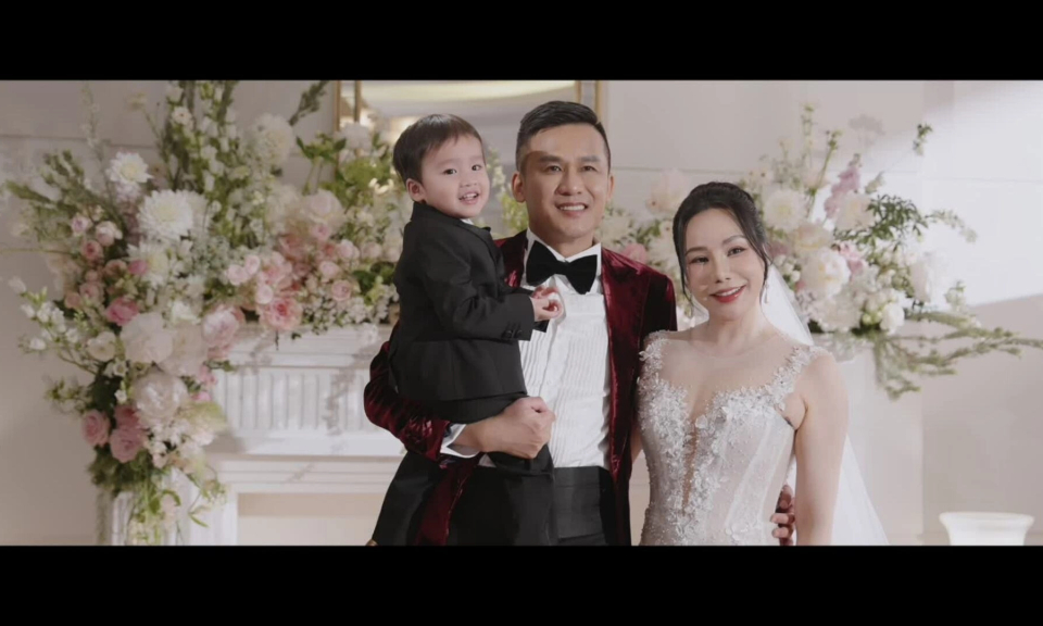 Hồ Quỳnh Hương công khai có con trai hai tuổi
