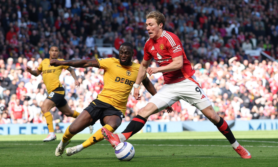Jose Mourinho săn tiền đạo Man United Rasmus Hojlund