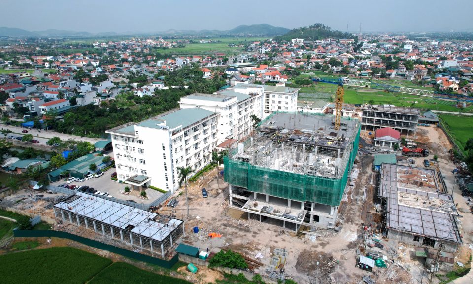 Tăng tốc thi công công trình Trung tâm Y tế TP Đông Triều