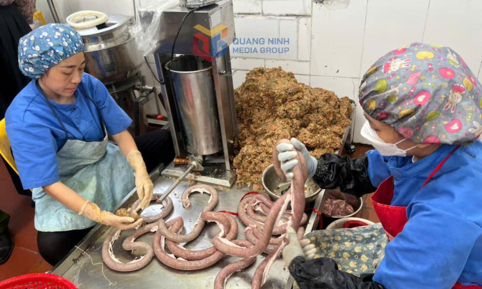 Mối nguy từ thực phẩm bẩn đang len lỏi vào đời sống