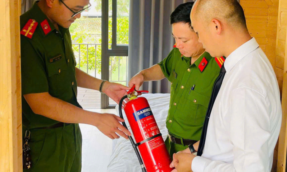 Công an xã Hạ Long (Vân Đồn) tăng cường các biện pháp PCCC trong mùa du lịch