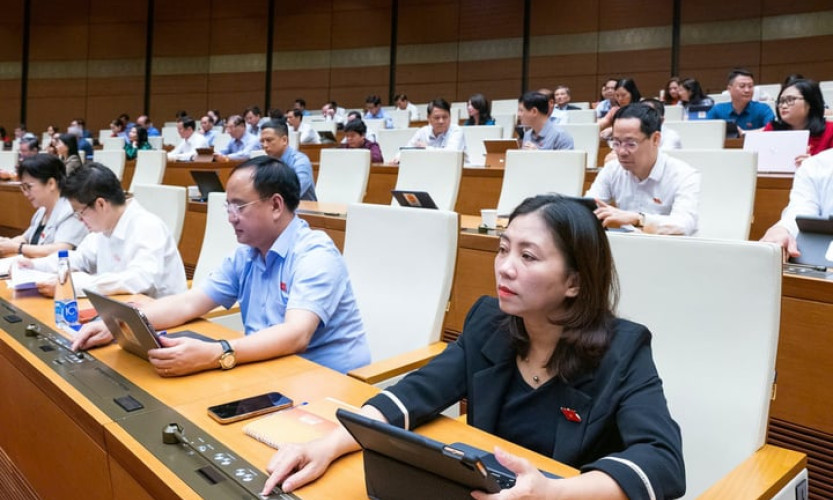 Chốt chi 44.000 tỷ đồng cho cán bộ nghỉ việc khi sáp nhập, 6.623 tỷ miễn học phí