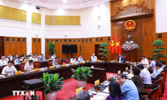 'Xây dựng các nghị định phân cấp, phân quyền mạnh cho chính quyền địa phương'