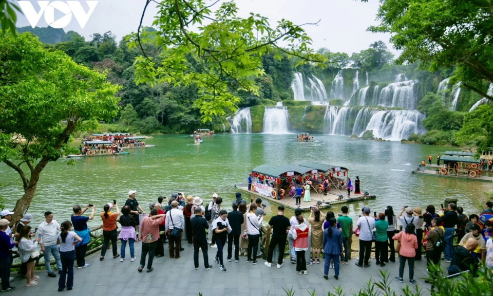 Bản tin vùng Đông Bắc ngày 18/5/2025