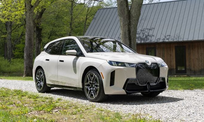 BMW iX 2026: Bước tiến vượt trội của SUV điện hạng sang