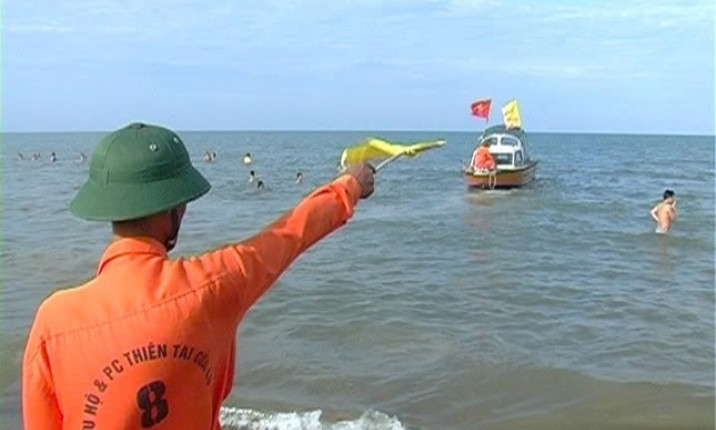 Đôi nam nữ đuối nước tử vong khi tắm biển Cửa Lò vào sáng sớm 
