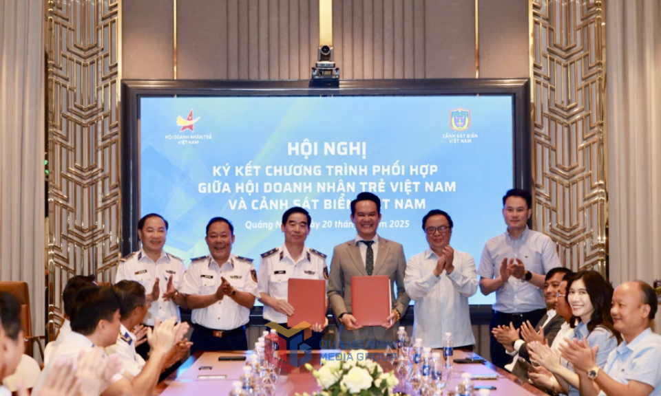 Cảnh sát biển Việt Nam và Hội Doanh nhân trẻ Việt Nam ký kết chương trình phối hợp