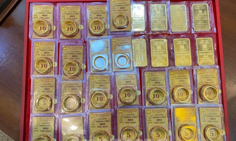 Giá vàng nhẫn giảm mạnh, SJC đứng im