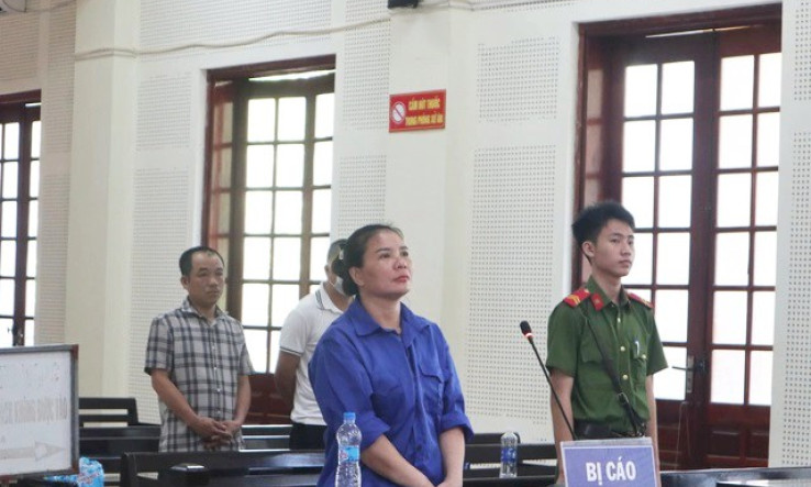 Dùng vàng giả lừa vợ chồng già, nữ quái lĩnh 16 năm tù
