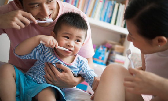 Lý do khiến trẻ bị nhiệt miệng và cách khắc phục