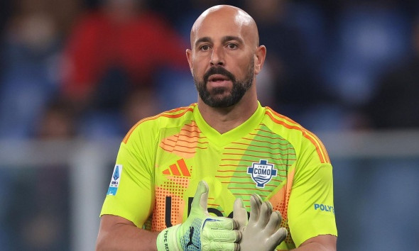 Pepe Reina giải nghệ ở tuổi 42