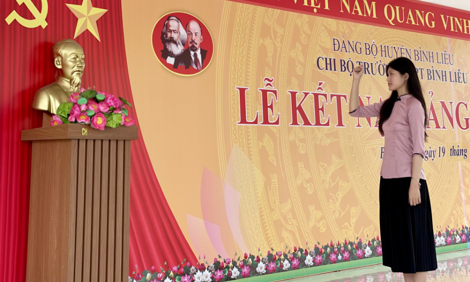 Tự hào đảng viên tuổi 18
