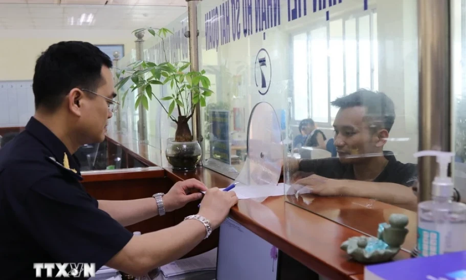 Thủ tướng: Thực hiện trực tuyến 100% thủ tục hành chính liên quan doanh nghiệp