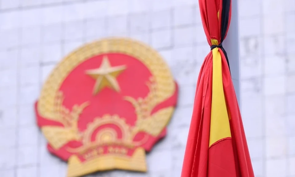 Treo cờ rủ, không tổ chức hoạt động vui chơi công cộng trong 2 ngày Quốc tang