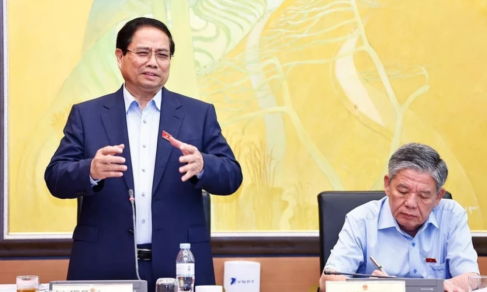 Thủ tướng: Kiên quyết cắt bỏ thủ tục hành chính rườm rà, bỏ cơ chế xin-cho