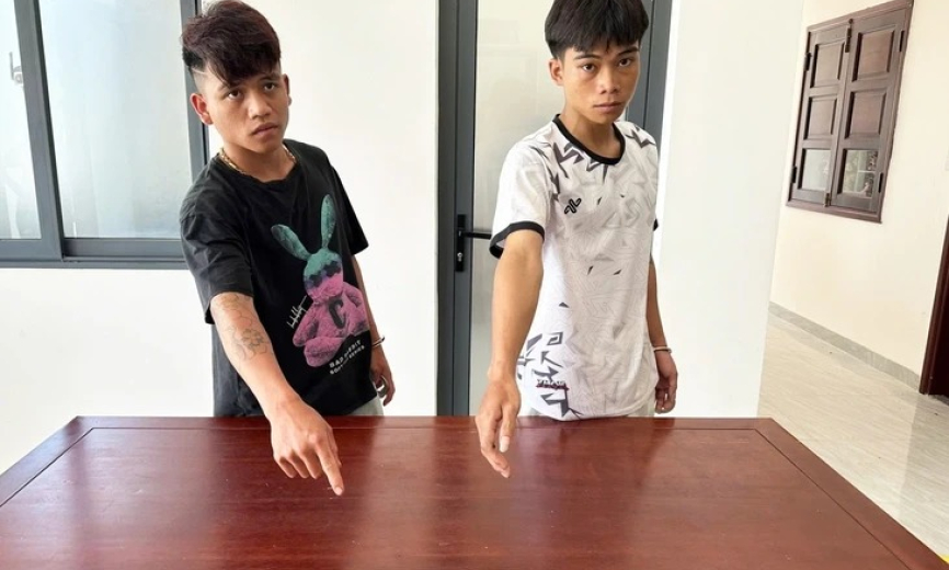 Vào ký túc xá gọi 9 học sinh đang ngủ ra ngoài rồi đánh đập, cướp tài sản